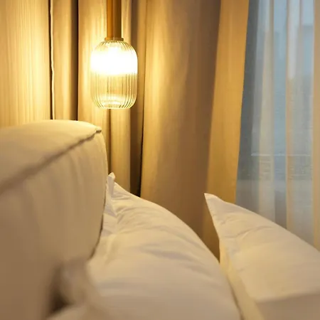 Nea Deluxe Apartament *