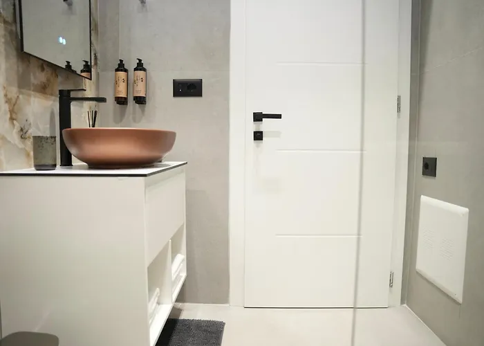 Nea Deluxe Apartment *