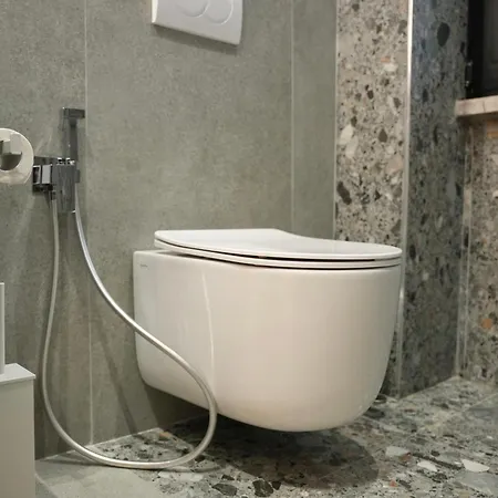 Nea Deluxe *