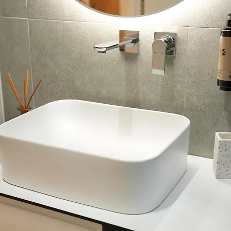 Nea Deluxe טיראנה