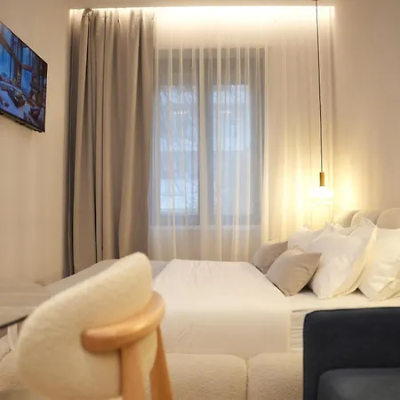 Nea Deluxe טיראנה