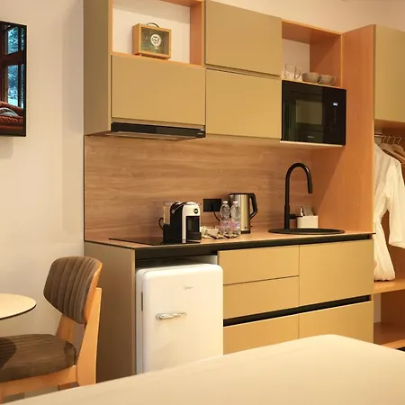 Nea Deluxe טיראנה