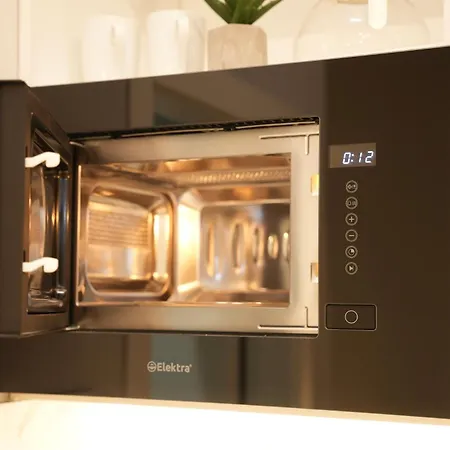 Nea Deluxe טיראנה