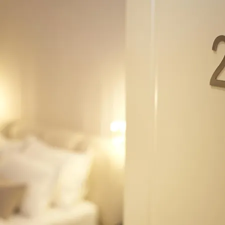 Nea Deluxe טיראנה