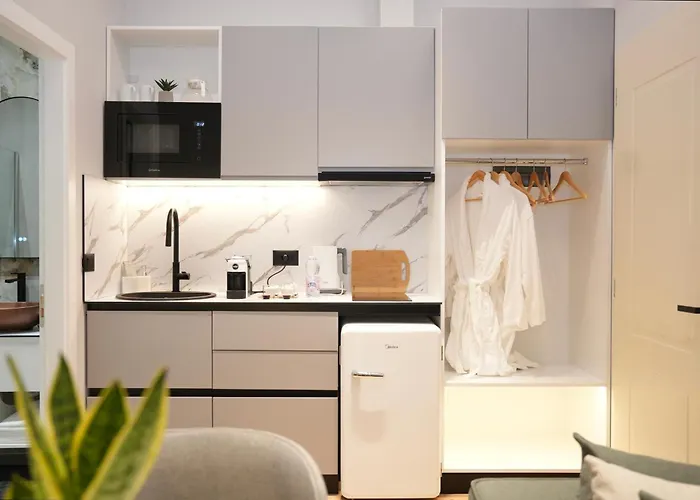 Nea Deluxe Apartment
